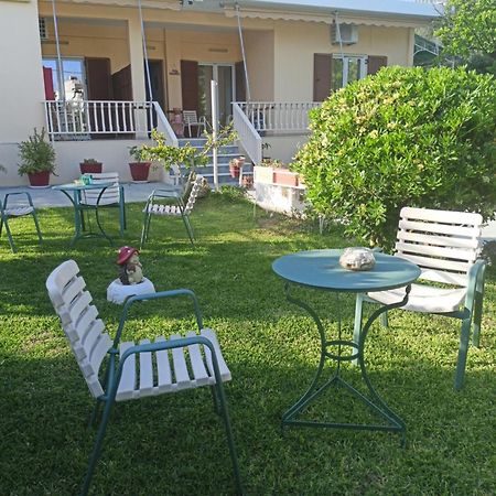 Finikas Rooms Agia Marina  ภายนอก รูปภาพ