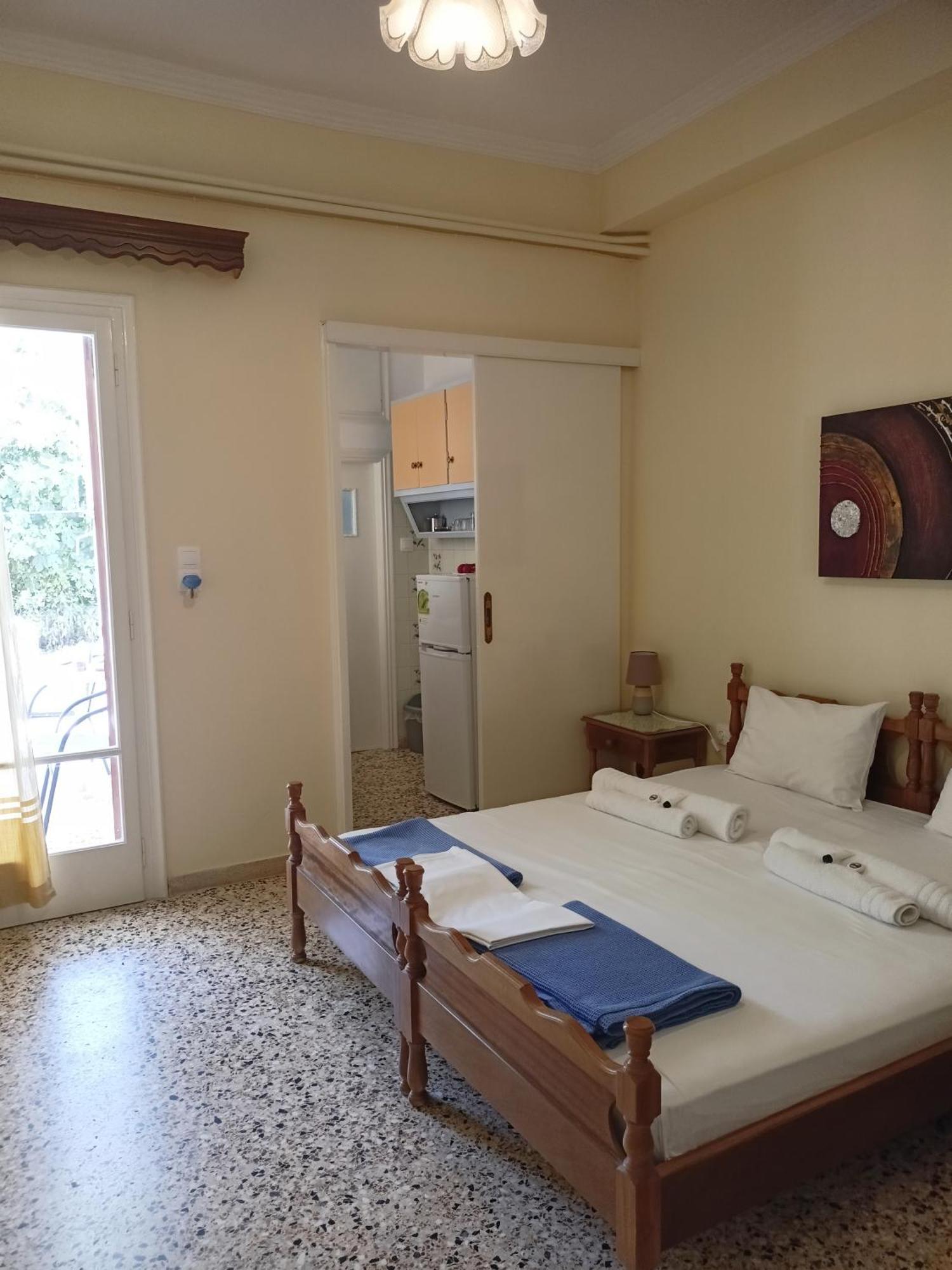 Finikas Rooms Agia Marina  ห้อง รูปภาพ